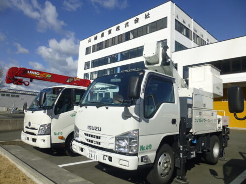 高所作業車に乗車＆工具を使ってメンテナンスを体験